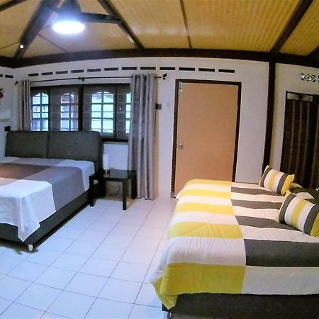 Sabandy House B&B Padang Mat Sirat 外观 照片