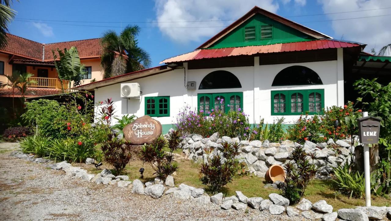 Sabandy House B&B Padang Mat Sirat 外观 照片